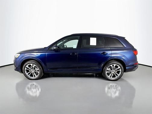 2025 Audi Q7 45 Premium Plus