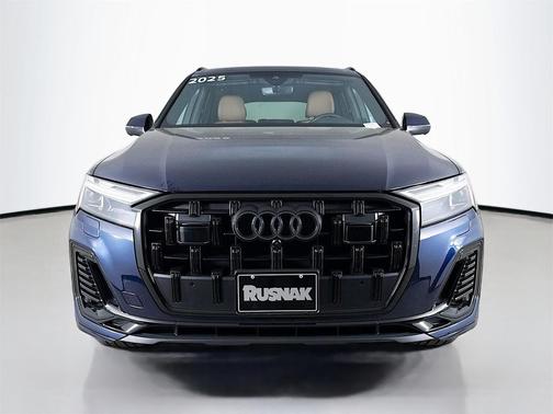 2025 Audi Q7 45 Premium Plus