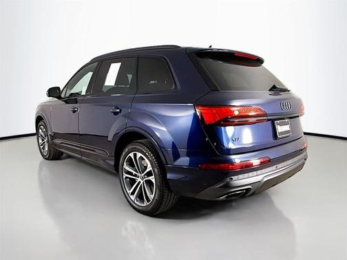 2025 Audi Q7 45 Premium Plus