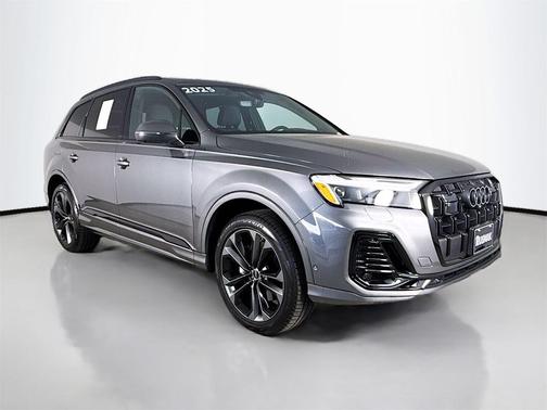 2025 Audi Q7 55 Premium Plus