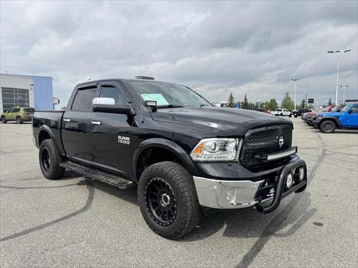2018 RAM 1500 Laramie Crew Cab 4x4 57' Box