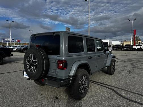 2024 Jeep Wrangler 4-Door Sahara 4x4