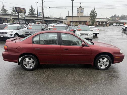 2002 Chevrolet Malibu Base
