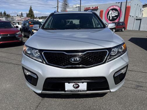 Bright Silver 2013 Kia Sorento SX
