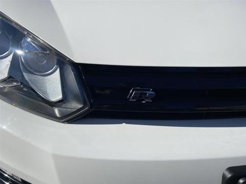 2012 Volkswagen Golf R 4-Door w/DCC & Navigation