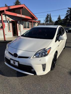 Blizzard Pearl 2015 Toyota Prius Five