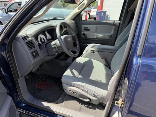 2005 Dodge Dakota ST Club Cab