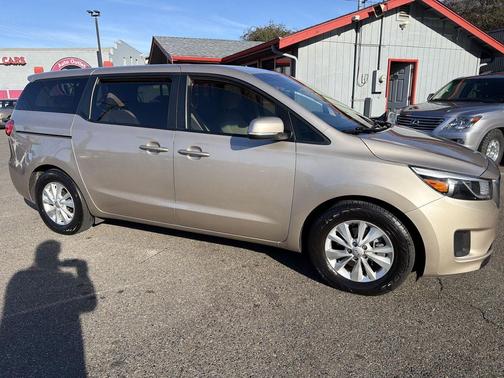 2017 Kia Sedona LX