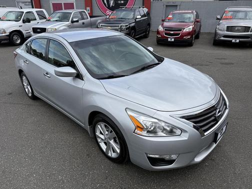 Brilliant Silver Metallic 2013 Nissan Altima 2.5 SV
