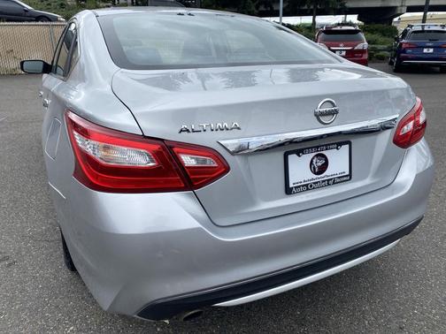 2016 Nissan Altima 2.5 SR