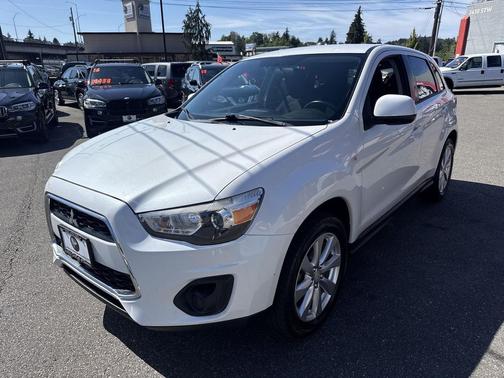 White Pearl 2015 Mitsubishi Outlander Sport ES
