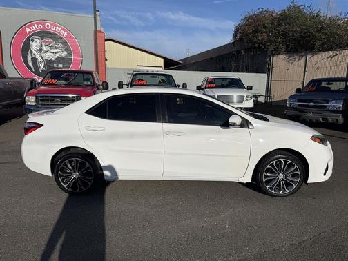 2015 Toyota Corolla LE Premium