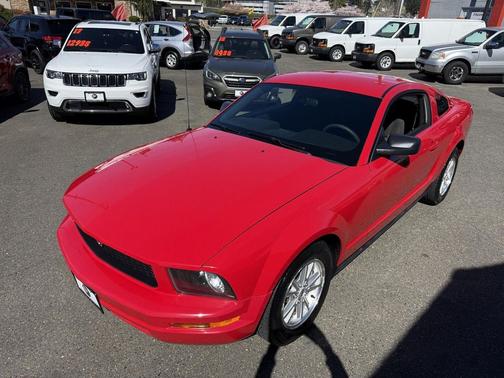 2007 Ford Mustang Deluxe
