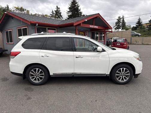 Moonlight White 2013 Nissan Pathfinder SL