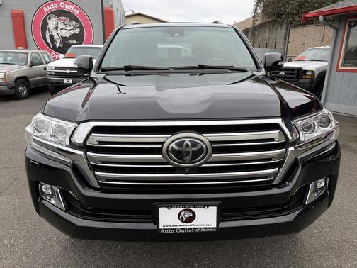 2016 Toyota Land Cruiser Base