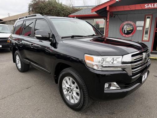 2016 Toyota Land Cruiser Base