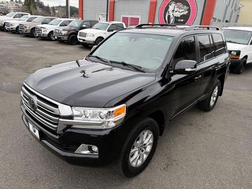 2016 Toyota Land Cruiser Base