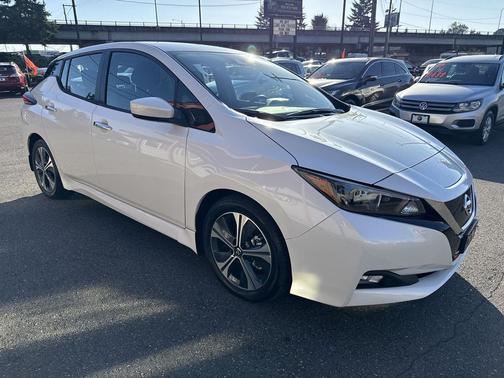 2022 Nissan Leaf SV