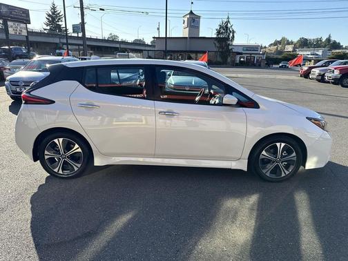 2022 Nissan Leaf SV