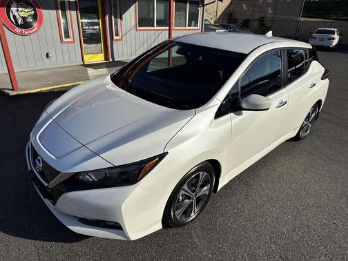 2022 Nissan Leaf SV