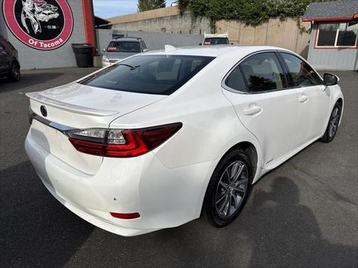 2016 Lexus ES 300h Base