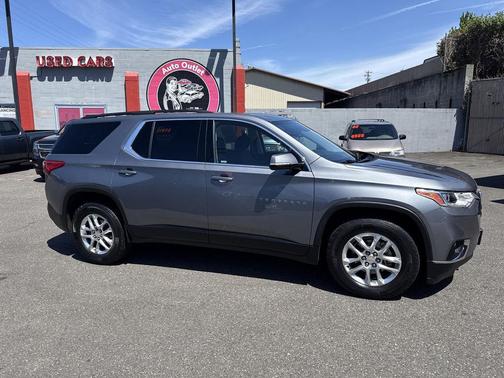 Satin Steel Metallic 2019 Chevrolet Traverse LT Cloth