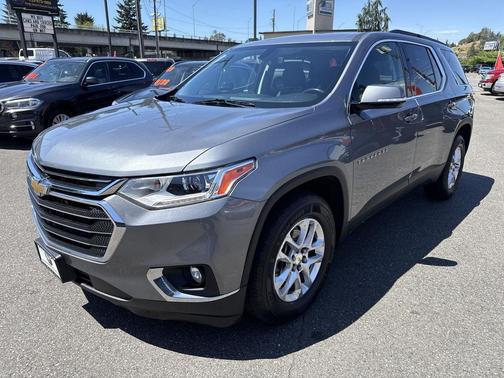Satin Steel Metallic 2019 Chevrolet Traverse LT Cloth