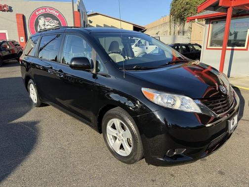 2012 Toyota Sienna LE