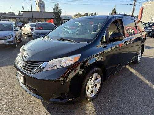 2012 Toyota Sienna LE