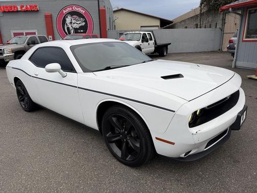 2015 Dodge Challenger SXT