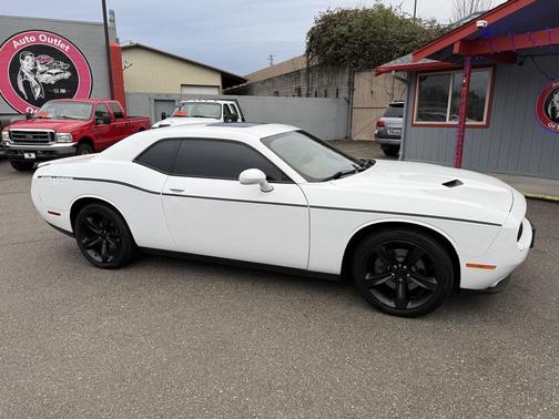 2015 Dodge Challenger SXT