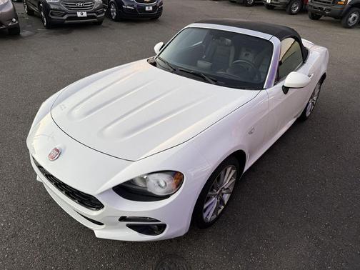 2017 FIAT 124 Spider Base