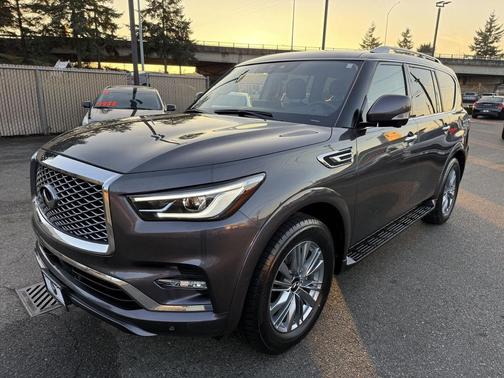 2024 INFINITI QX80 Luxe