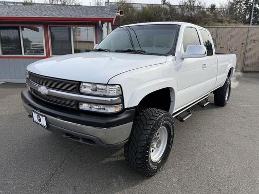 2000 Chevrolet Silverado 2500 LT Extended Cab