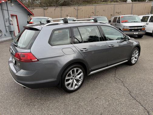 2017 Volkswagen Golf Alltrack TSI SEL