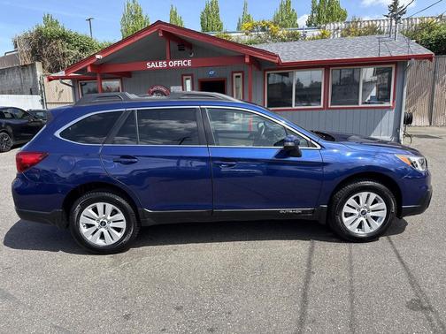 Lapis Blue Pearl 2017 Subaru Outback 2.5i Premium