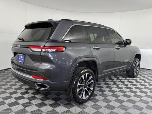 2022 Jeep Grand Cherokee Overland