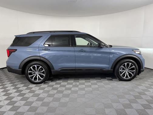 Vapor Blue Metallic 2027 Ford Explorer ST-Line