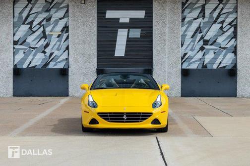 Giallo Modena 2016 Ferrari California T