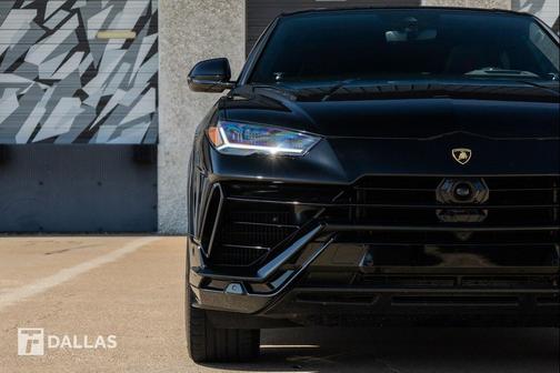 Nero Noctis 2023 Lamborghini Urus S