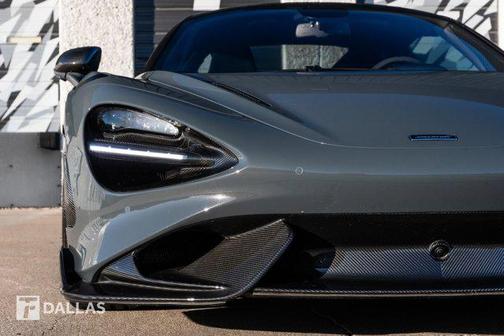 2021 McLaren 765LT Coupe