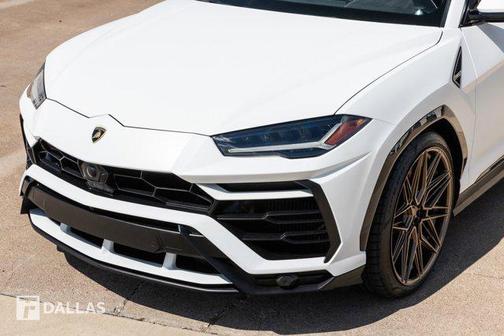 2019 Lamborghini Urus Base