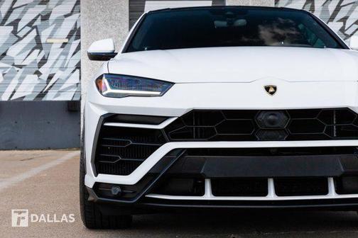 2019 Lamborghini Urus Base