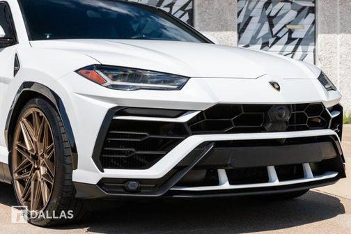 2019 Lamborghini Urus Base