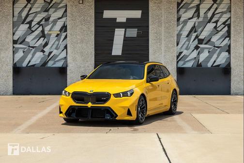 Speed Yellow 2025 BMW M5 Base