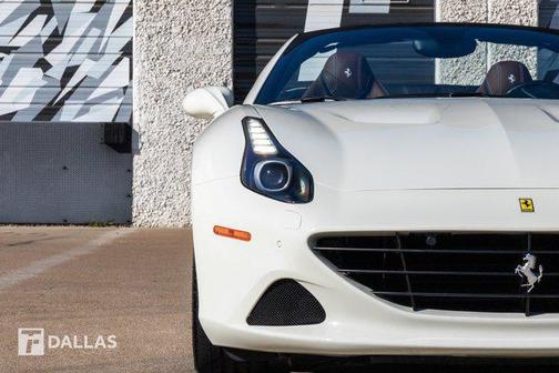2016 Ferrari California T