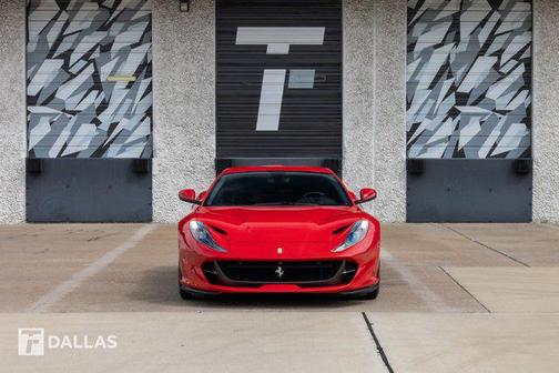 Rosso Corsa 2018 Ferrari 812 Superfast Base