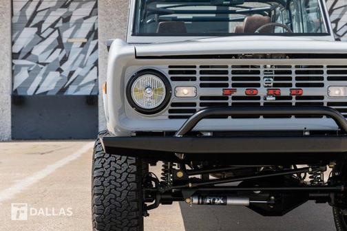 1974 Ford Bronco Vintage Modern