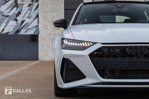 Glacier White Metallic 2025 Audi RS 6 Avant 4.0T
