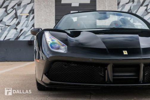 2018 Ferrari 488 Spider Base